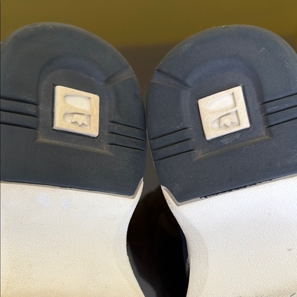 Brunswick Blue and Silver Women’s Bowling Athletic Shoes, Size 7 - Picture 7 of 12